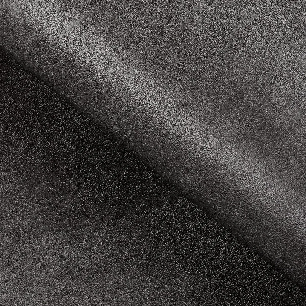Réparer une table abîmée avec le film aspect béton gris foncé 40cm x 12m