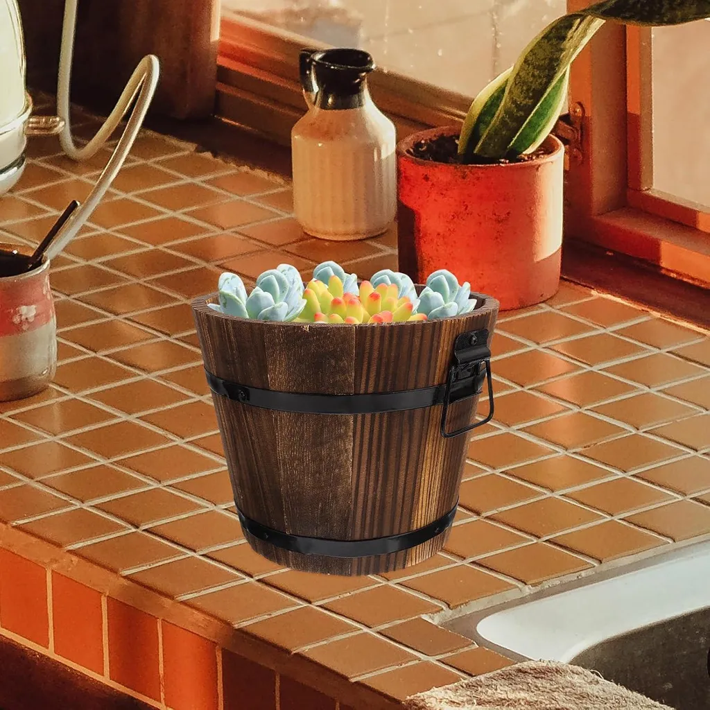 Sublimez votre balcon avec ces Pots de fleurs en bois Seau Rétro