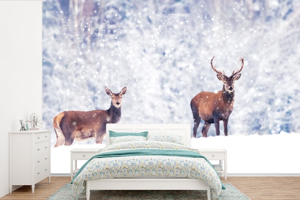 MuchoWow Fototapete für Wohnzimmer oder Schlafzimmer Wandtapete Vinyl Motivtapete Hirsche - Tiere - Schnee - 330x220 cm - Fototapeten