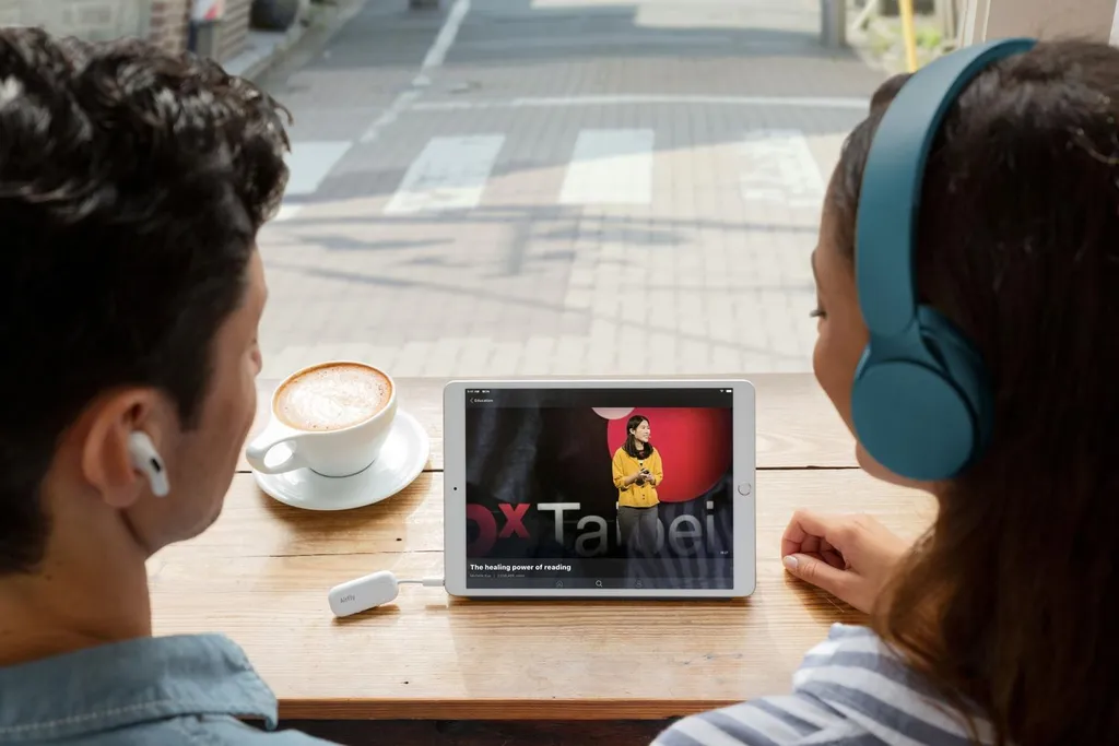 Twelve South AirFly Pro Bianco: L'Accessorio Bluetooth Indispensabile - 24