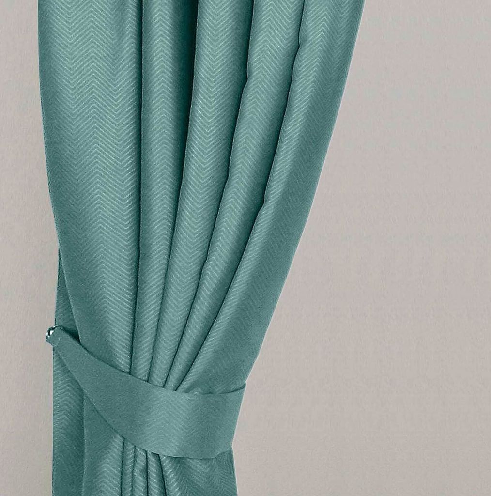 HOMESCAPES Raffhalter für Verdunklungsvorhang, Chevron, Pastellblau, Zwei Stück