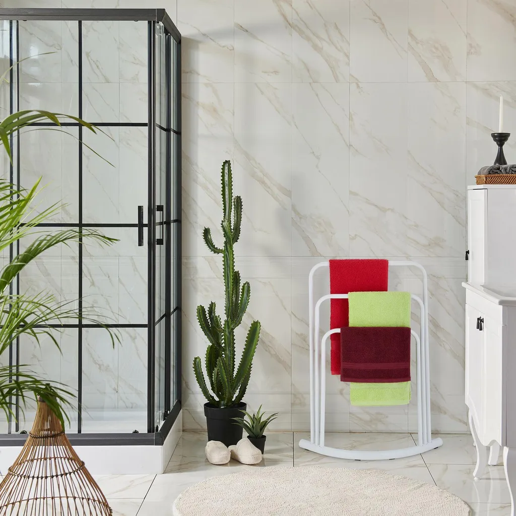 Porte-serviettes sur pied design blanc en acier laqué avec socle stable
