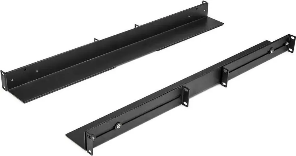 Fixer un serveur sans rails avec le kit 1U ajustable StarTech.com 19"