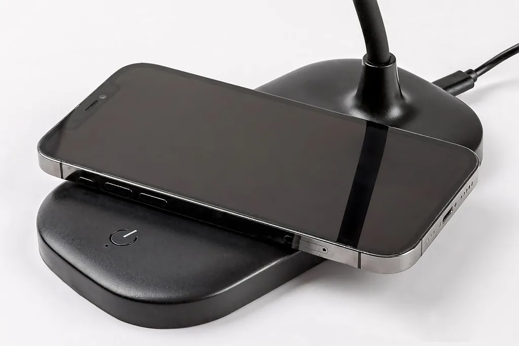 Recensione Lampada Scrivania LED Rabalux Hardin 74013 Nera 5W Smart - 7