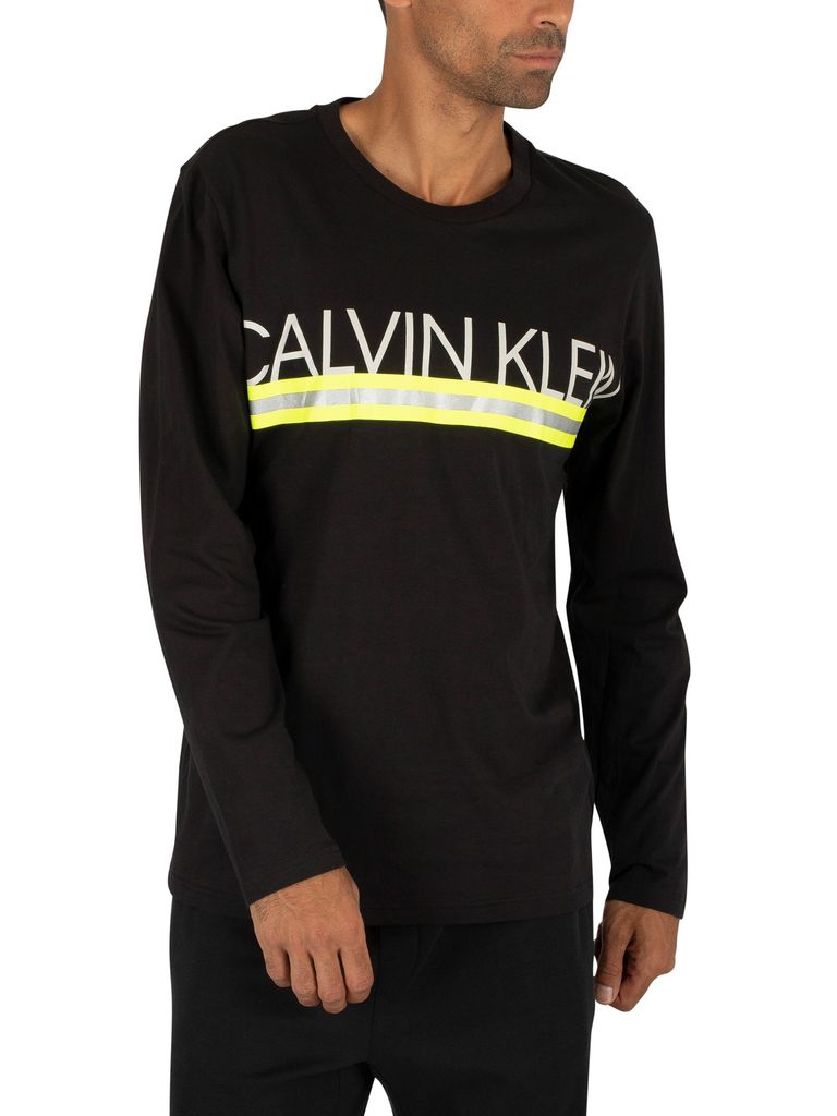 Calvin Klein Herren Grafisches Longsleeved T-Shirt, Schwarz M
