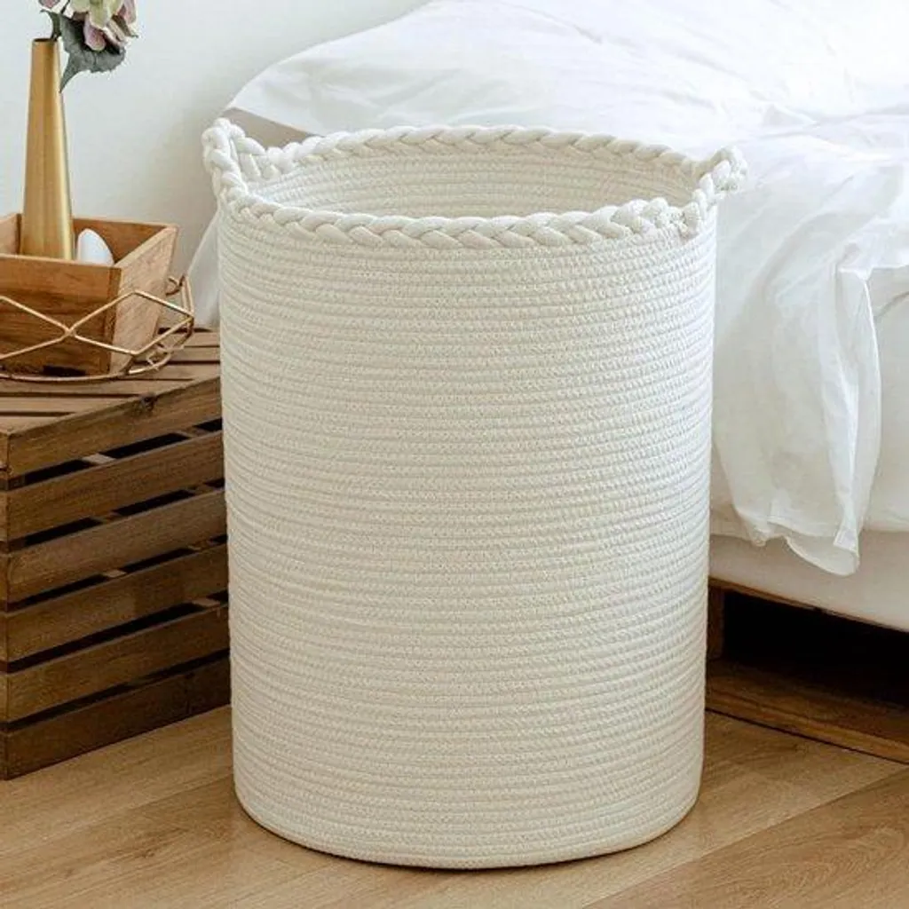 Fini le désordre avec ce panier à linge 58L blanc pour toute la famille