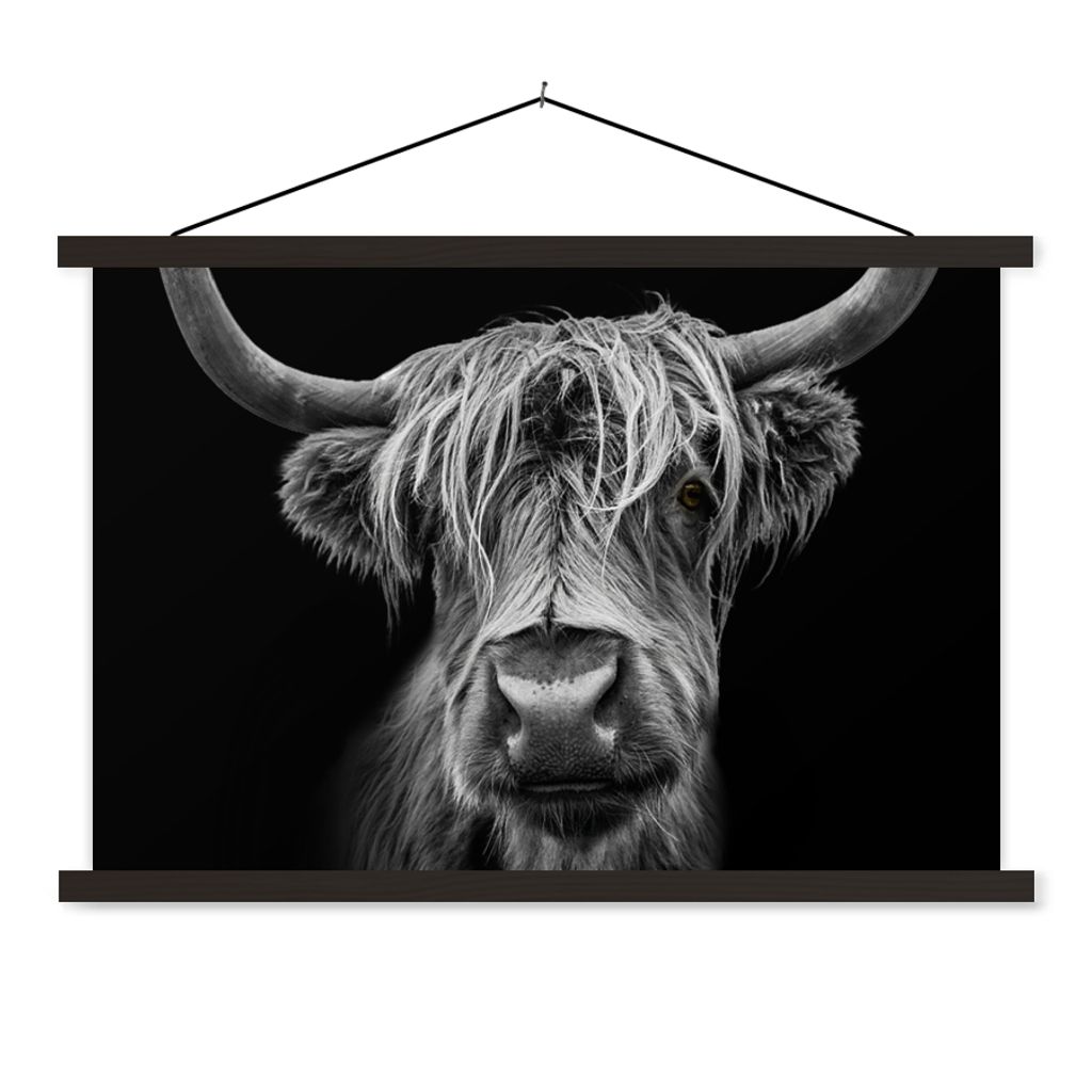 MuchoWow Textilposter Schottischer Highlander - Hörner - Schwarz - Weiß - Kuh - Wild - Tiere 90x60 cm mit schwarzem Rahmen - Aufhängungssatz