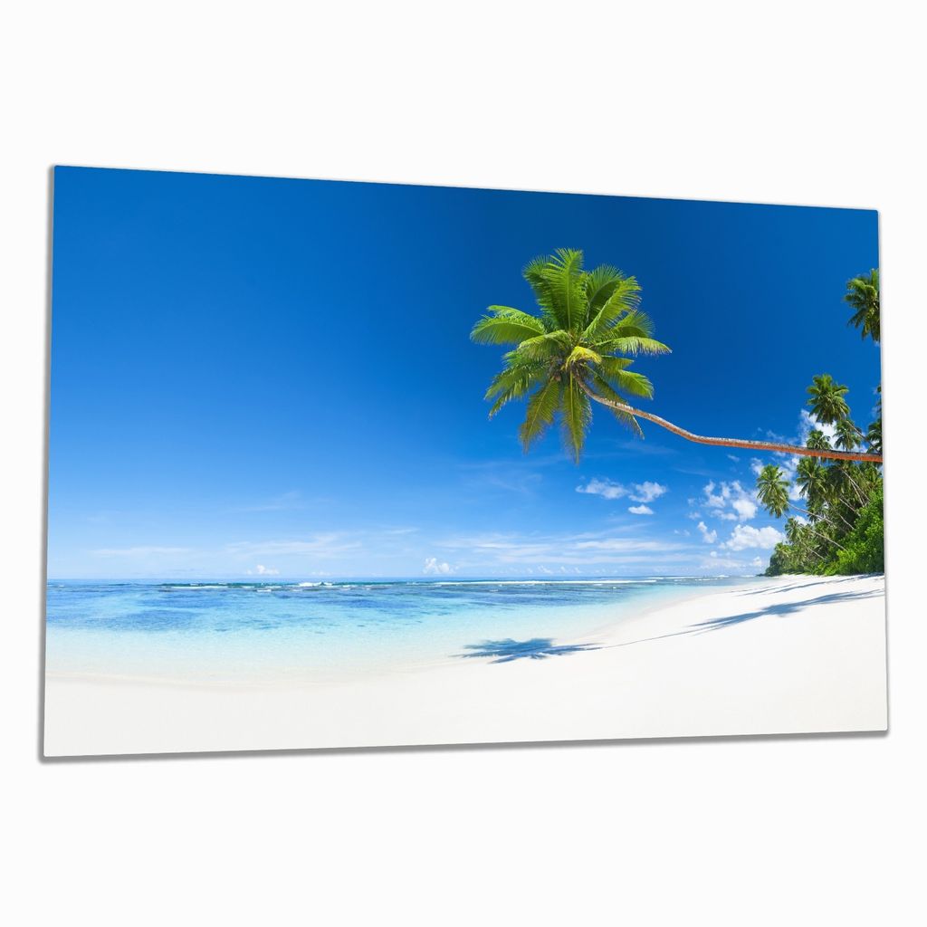 Wallario Herdabdeckplatte aus Glas, Größe 80 x 52 cm 1-teilig, Motiv Weißer Sandstrand am Meer - Ein Traum unter Palmen