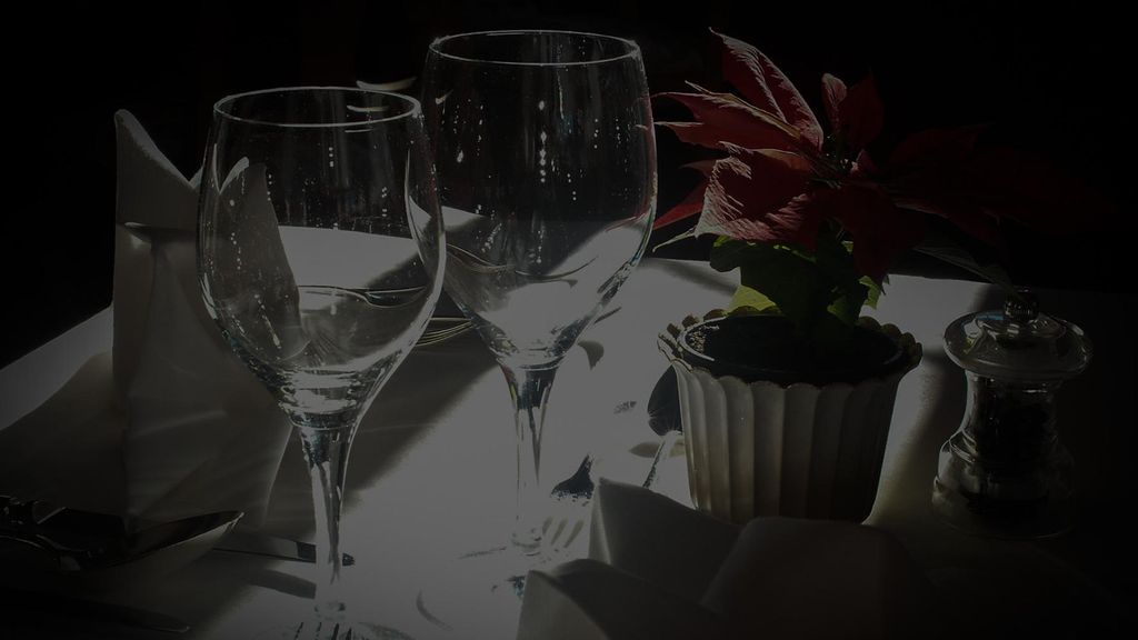Jochen Schweizer Dinner in the Dark für 2 Grindelwald; Erlebnis verschenken oder selbst erleben; Gutschein gültig für 2 Personen