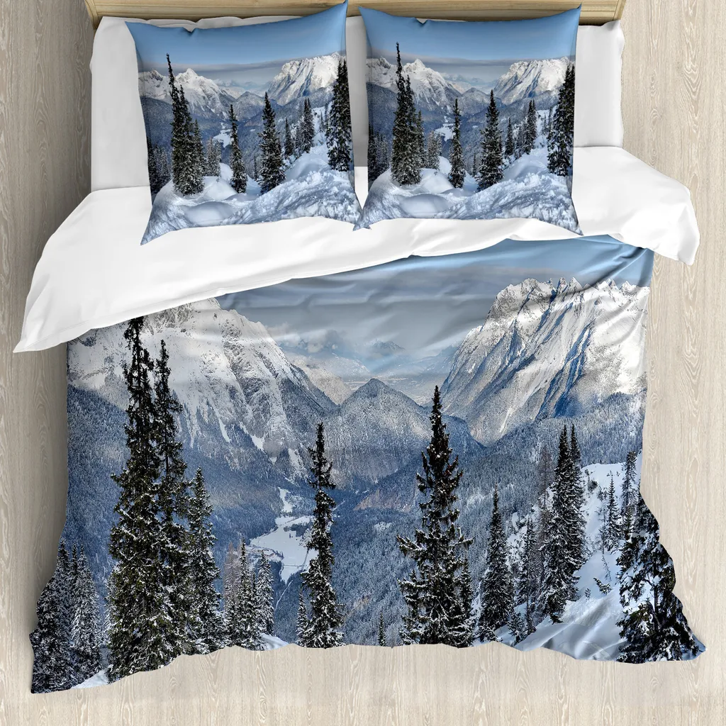 ABAKUHAUS Copripiumino invernale, Woodland montagna innevata, antiacaro, adatto a chi soffre di allergie, con federe, 200 cm x 200 cm - 80 x 80 cm, bianco verde