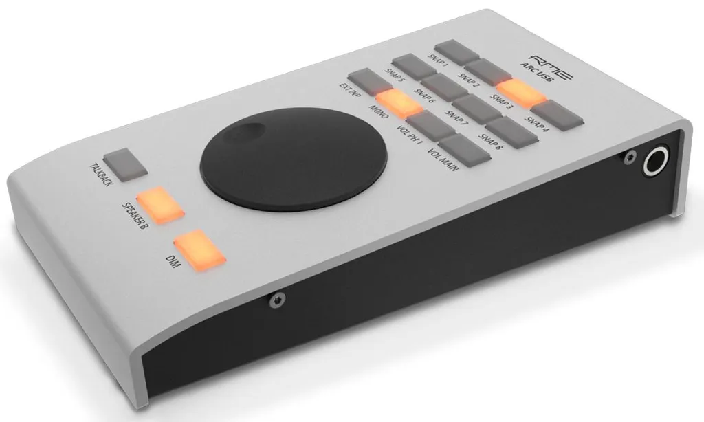 Contrôleur USB RME Arc pour Interface Audio et Console de Mixage Virtuelle