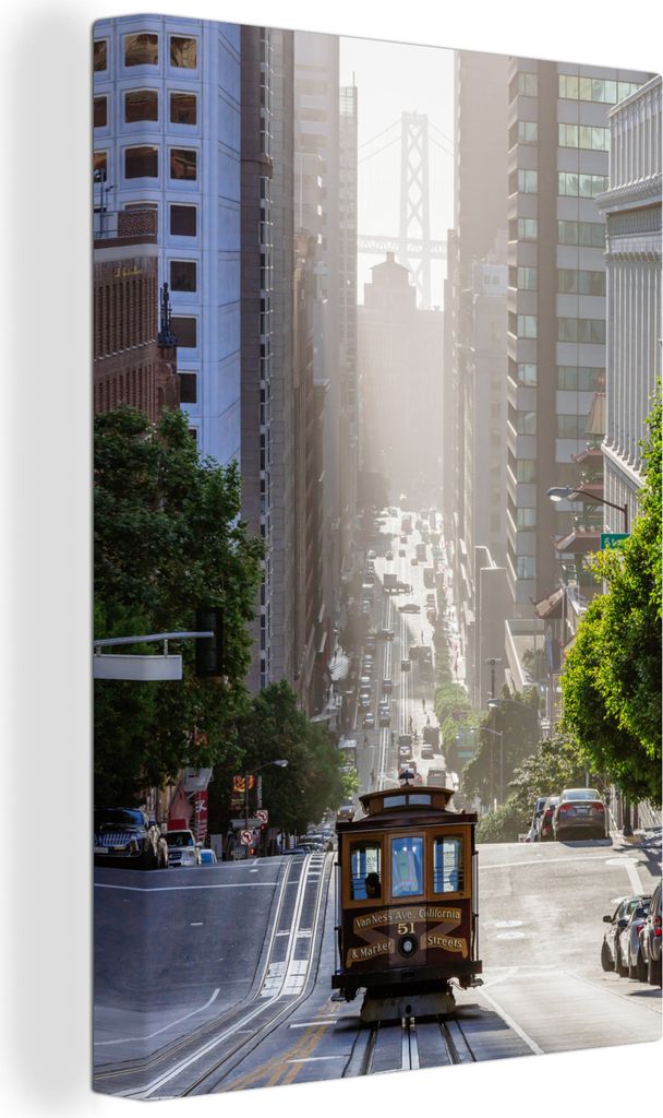 OneMillionCanvasses - Leinwandbilder - 90x140 cm, Die Sonne scheint voll auf eine fahrende Straßenbahn in San Francisco, Wandbilder Kunstdruck W...