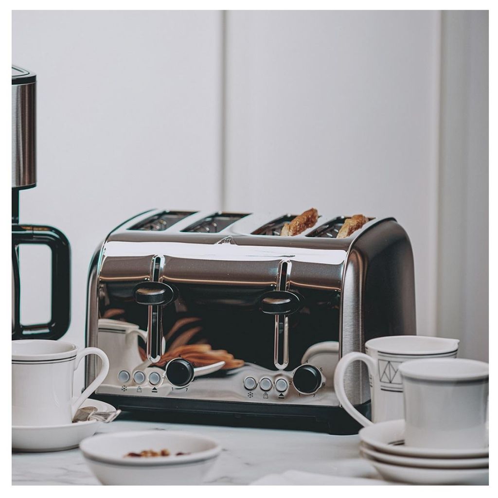 Toaster DOD197, 4-Schlitz, 3 cm breite Schlitze, Auftau- & Aufwärmfunktion, 7 Bräunungsstufen, High-Lift, Krümelschublade