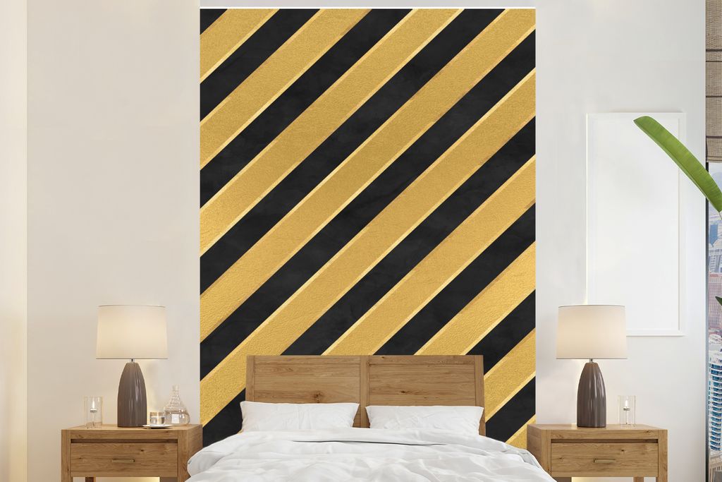 MuchoWow Fototapete für Wohnzimmer oder Schlafzimmer Wandtapete Vinyl Motivtapete Muster - Streifen - Gold - Schwarz - 145x220 cm - Wanddekoration