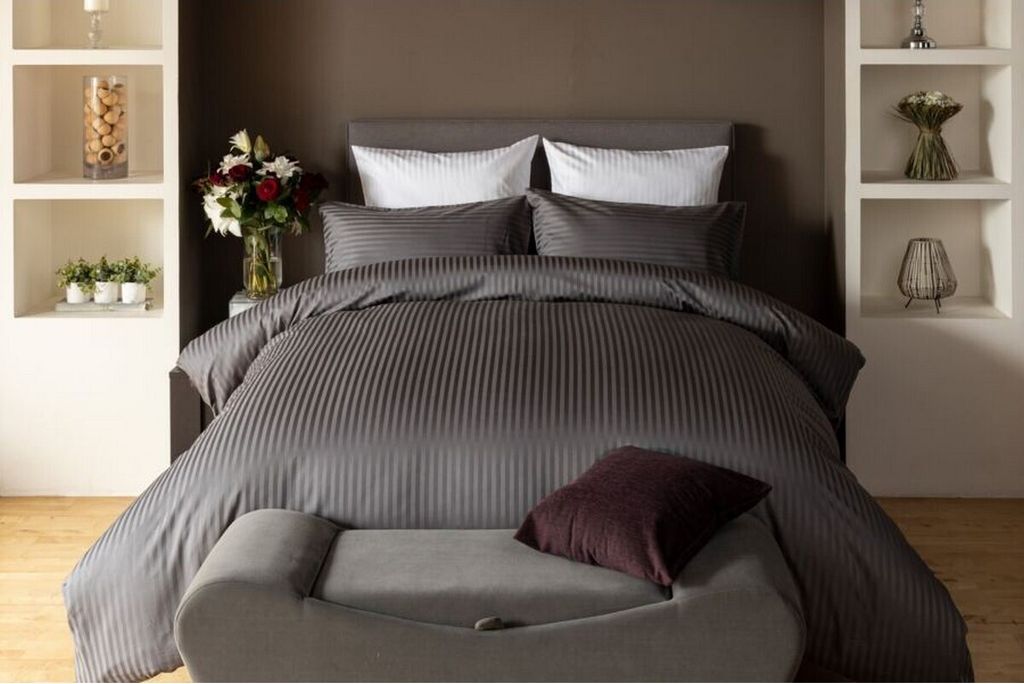 Belledorm - gestreift - Bettwäsche-Set "Hotel Suite" BM453 (Doppelbett) (Holzkohle)