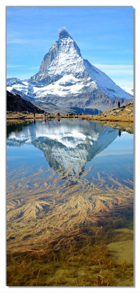 Wallario selbstklebende Türtapete 93 x 205 cm mit Schutzlaminat - Matterhorn - Spiegelung im See