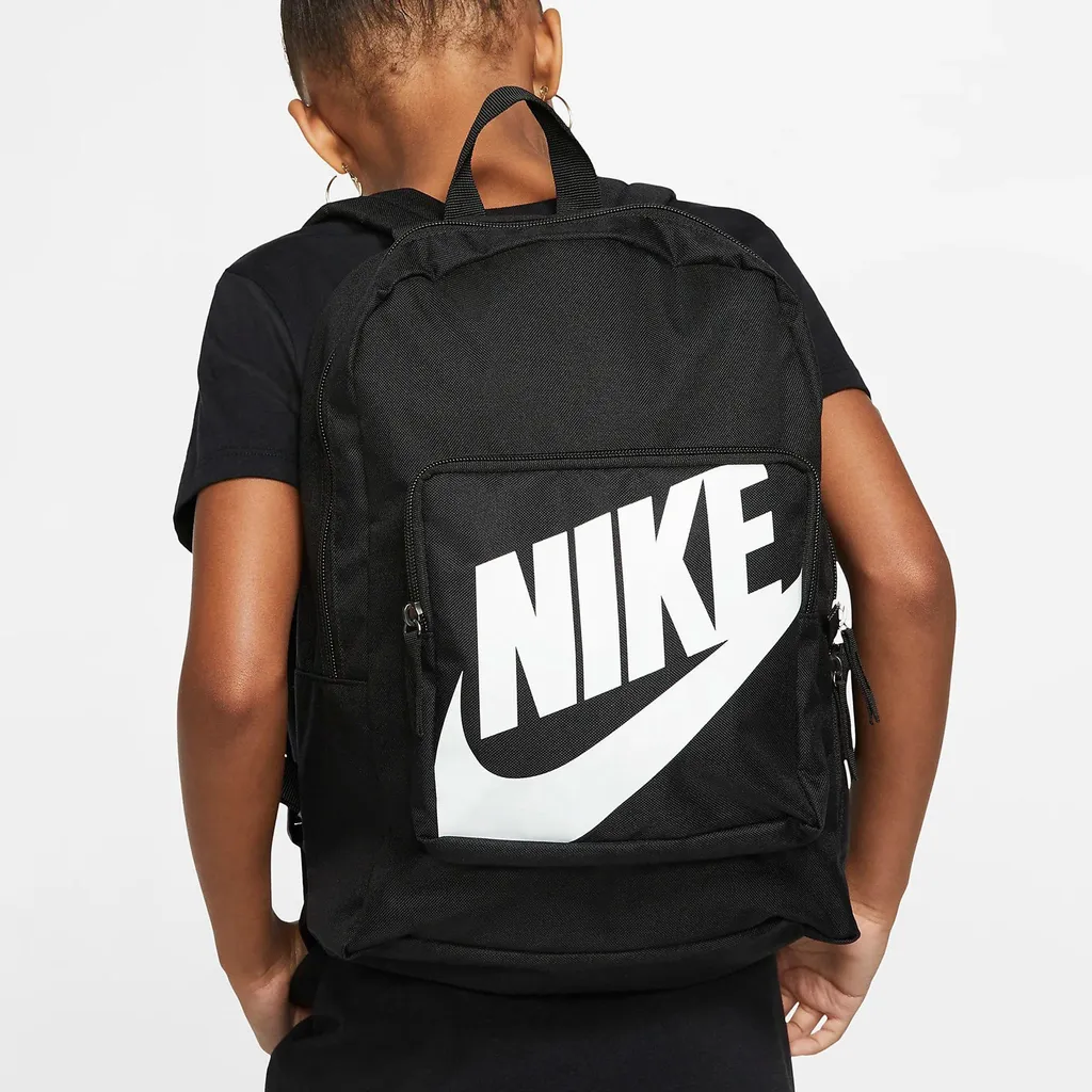 Zaino Nike Classic Junior BA5928010 | Recensione e Caratteristiche 16L - 11