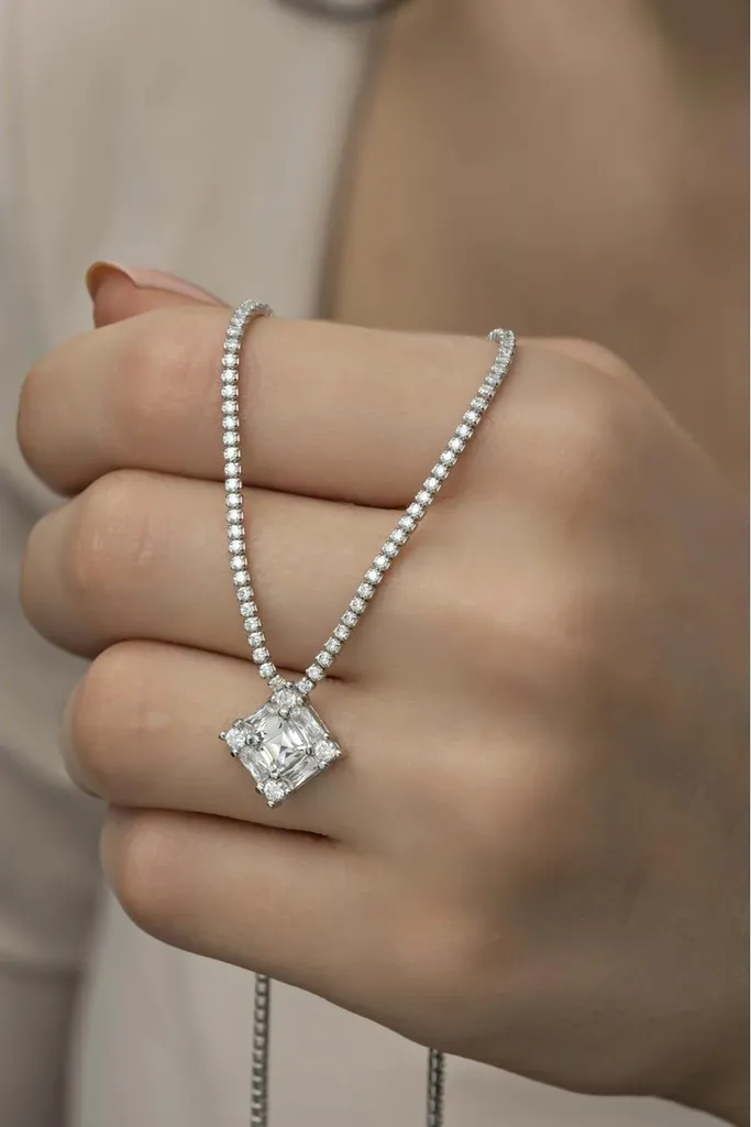 Collier de mariage en argent 925 et cristal carré pour tenue de soirée