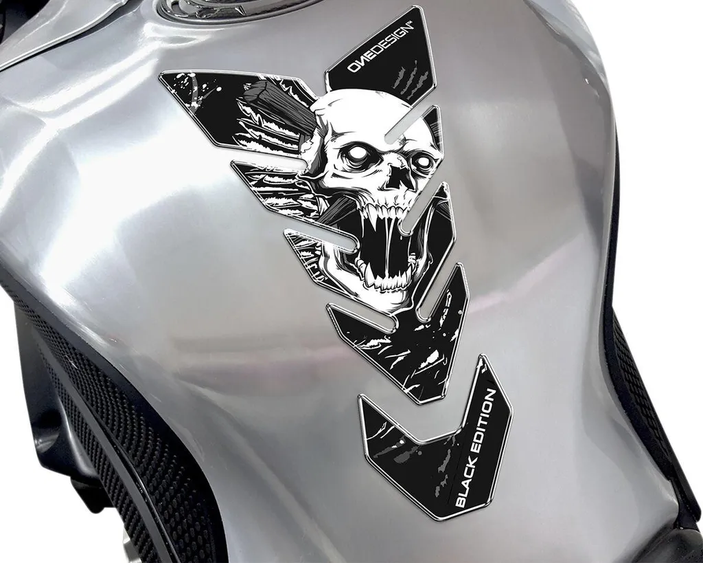 Protéger son réservoir moto des rayures avec le pad Skull6 noir adhésif