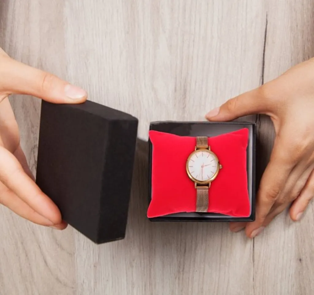 set di 4 cuscini per orologi da polso, cuscino per orologi, espositore per orologi, supporto per orologi da polso con rivestimento in velluto in [rosso], supporto per orologi o braccialetti, espositore per orologi, cuscino per braccialetti, espositore per orologi - 6