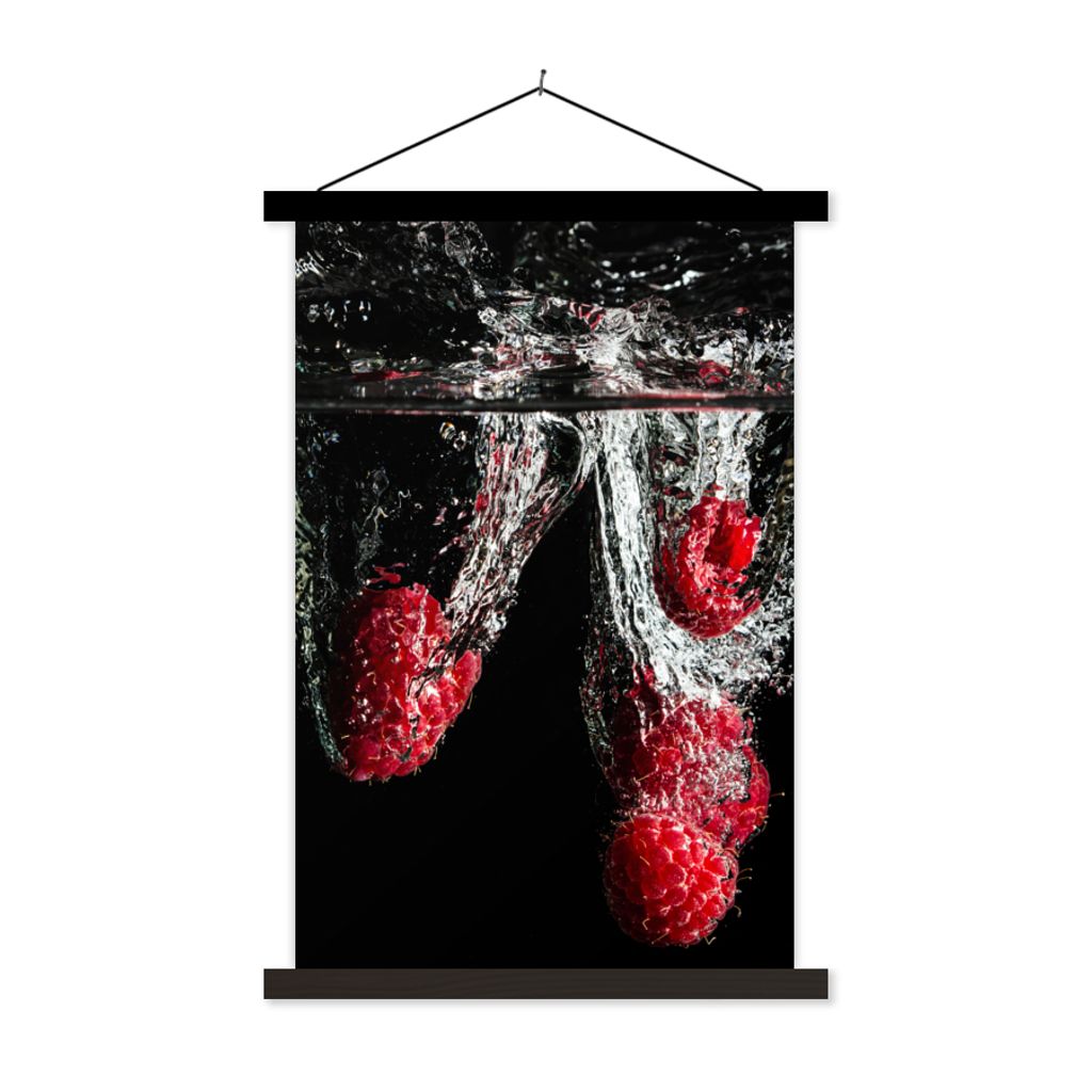 MuchoWow Textilposter Himbeeren - Obst - Stilleben - Wasser - Schwarz - Rot 40x60 cm mit schwarzem Rahmen - Wanddekorationen