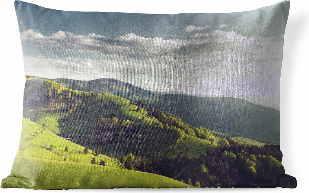 MuchoWow Outdoor Kissen - Der Schwarzwald in Deutschland vor Sonnenuntergang - 60x40 cm - Wetterfest - Lounge Kissen - Zierkissen - Kissen für I...