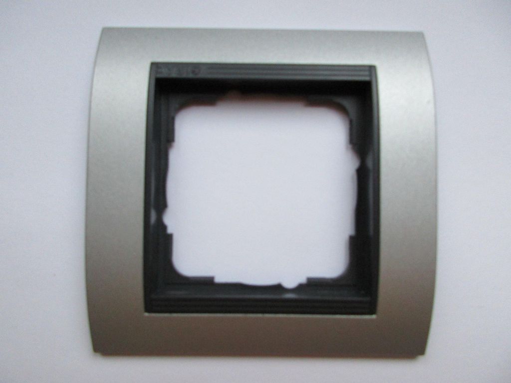 GIRA Event - Aluminium - Anthrazit - Schraubenlos - 90 mm - Produktbild 