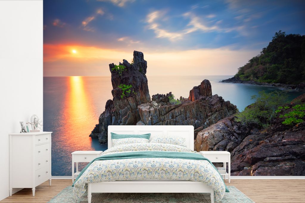 MuchoWow Fototapete für Wohnzimmer oder Schlafzimmer Wandtapete Vinyl Motivtapete Das Chai Chet Kap während eines Sonnenuntergangs auf Ko Chang...