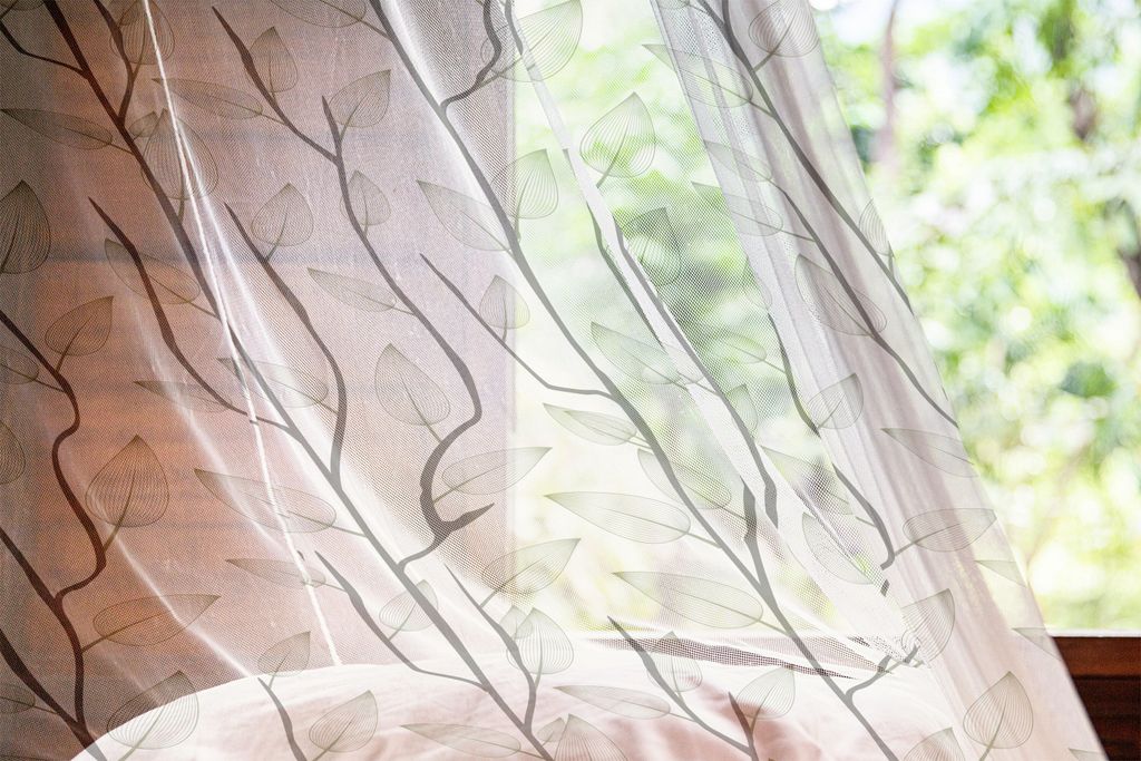 ABAKUHAUS Blätter Wandteppich, Senkrecht angeordnete Zweige mit Blattmotiven Frühling Saison, Wohnzimmer Schlafzimmer seidiges Satin Wandtuch, 2...