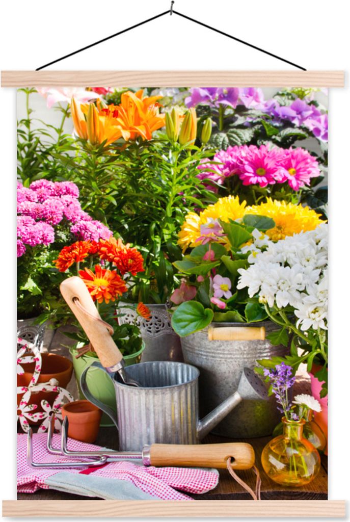 MuchoWow Textilposter Gartengeräte - Blumen - Frühling 60x80 cm mit holzfarbenen Rahmen - Wandbild
