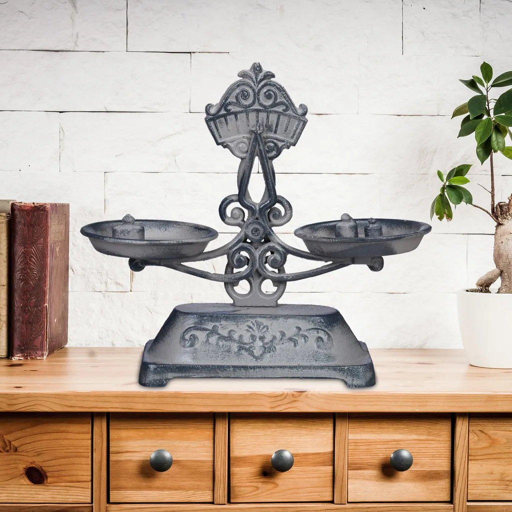 Écailles décoratives style antique pour masquer défauts sur meuble