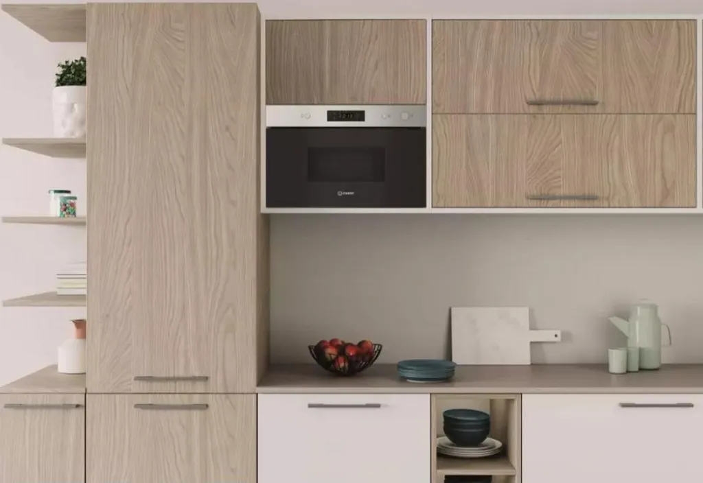 Indesit IMK11X Micro-ondes Solo Pose Libre de 20L avec Design Inox - 2