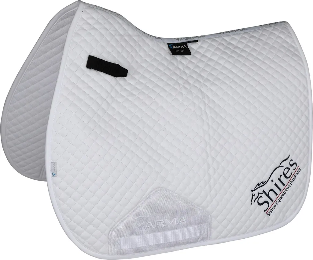 Tapis de Selle Mixte Blanc ARMA Shires pour Selles de 15 à 16.5 Pouces