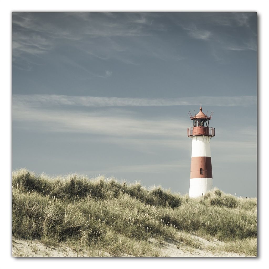 Wallario selbstklebende Möbelfolie/ Tischdecke für Innen und Außen, Größe: 100 x 100 cm - Leuchtturm auf der Düne am Strand