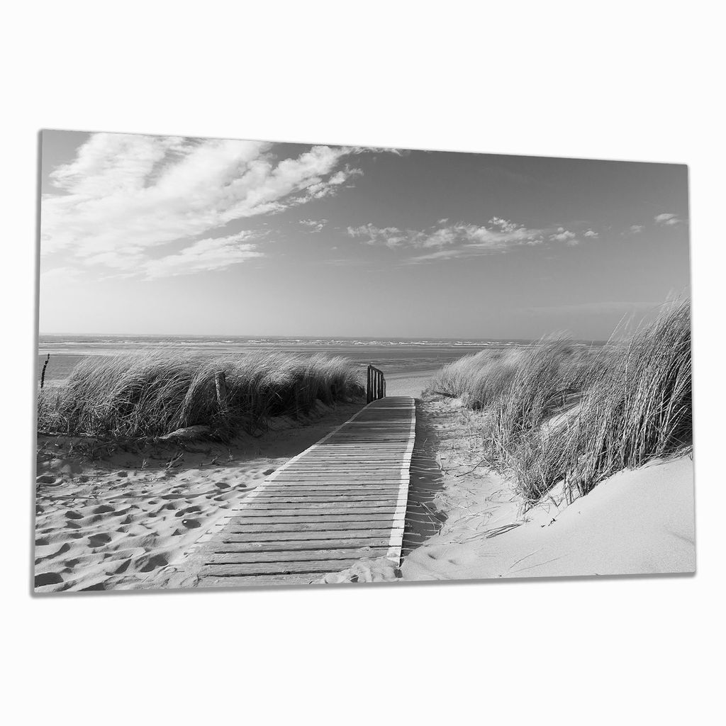 Wallario Herdabdeckplatte aus Glas, Größe 90 x 52 cm 1-teilig, Motiv Auf dem Holzweg zum Strand schwarzweiß