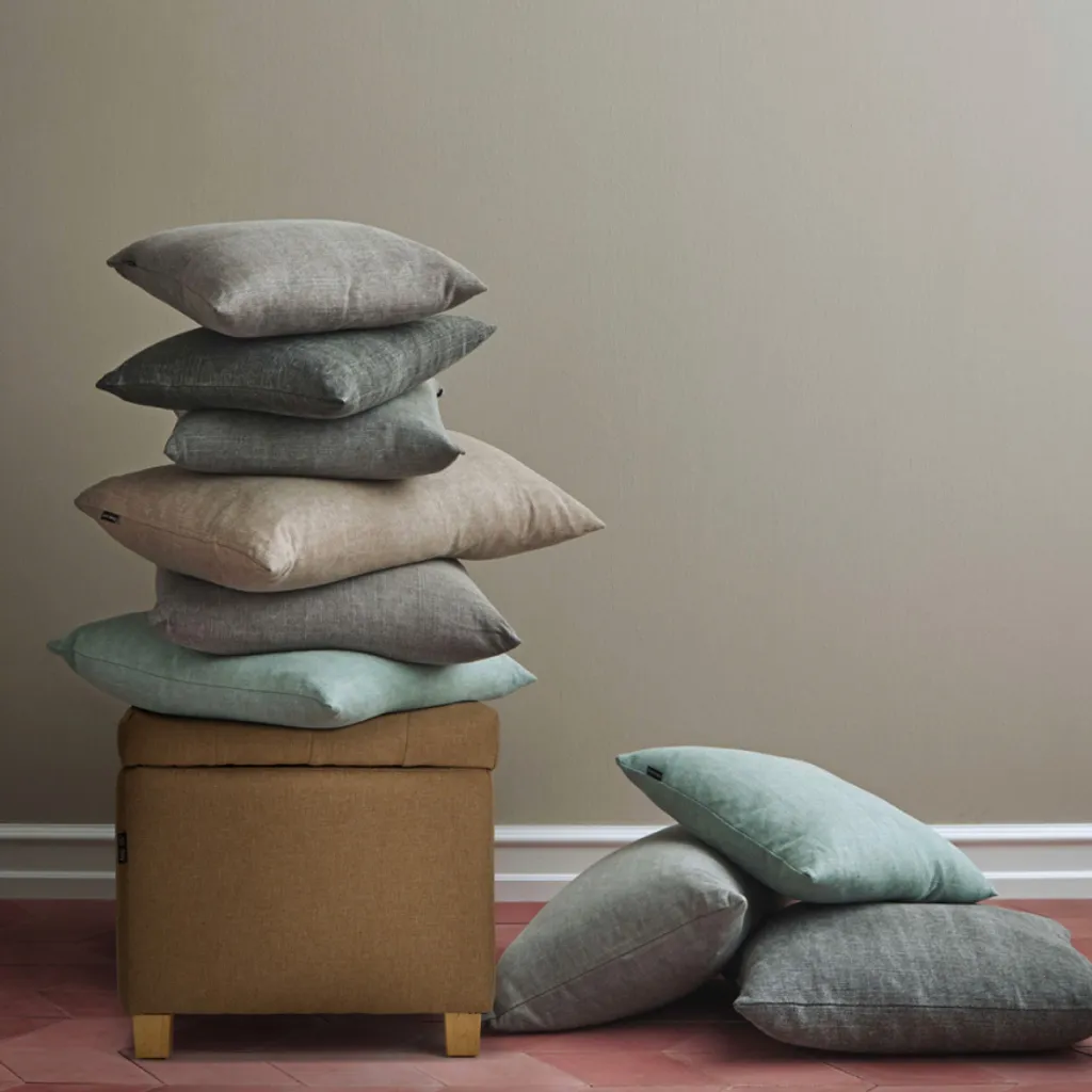 Tabouret de rangement beige avec coussin matelassé café pour salon