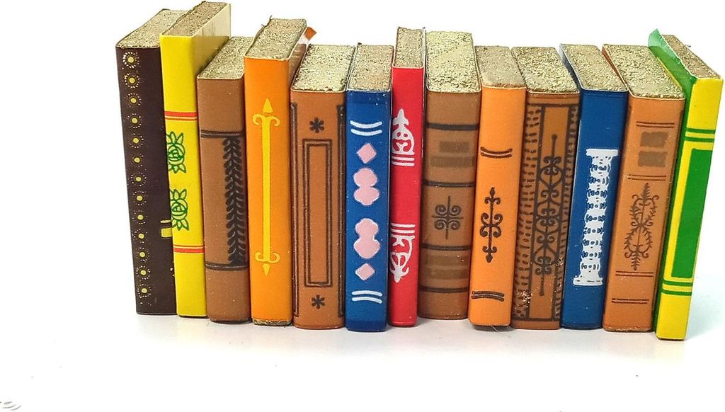 13 Stück Miniatur Bücher. Verschiedene Farben. Für 1:12 Puppenhaus.