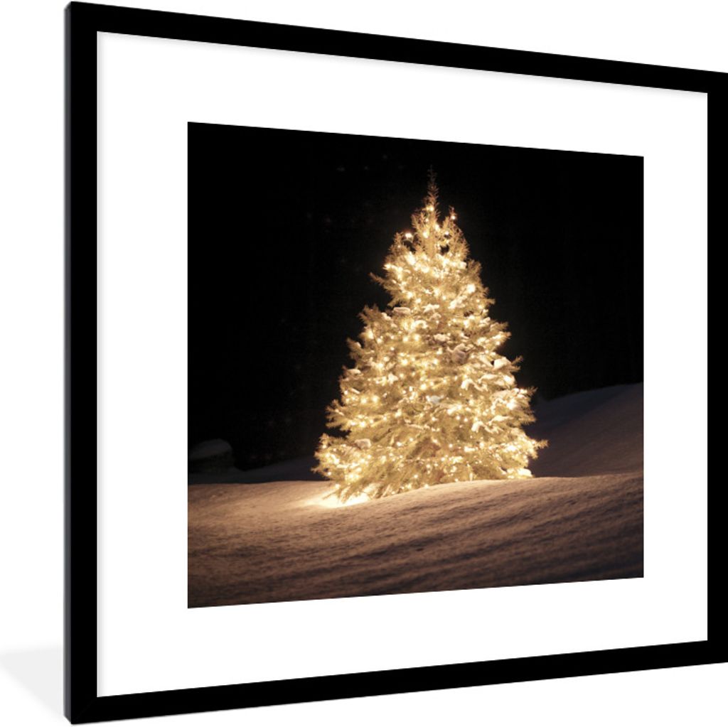 MuchoWow Gerahmtes Poster Ein beleuchteter Weihnachtsbaum bei Nacht 40x40 cm - Poster mit Schwarzem Bilderrahmen Wandposter Rahmen Foto Bilder - ...