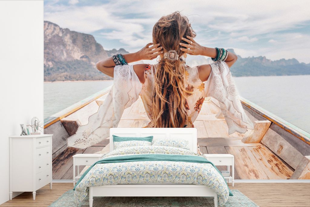 MuchoWow Fototapete für Wohnzimmer oder Schlafzimmer Wandtapete Vinyl Motivtapete Frau - Boot - Norwegen - Weiß - Wasser - Bergen - 360x240 cm ...