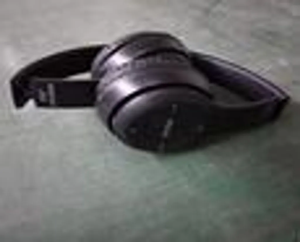 Cuffie Bluetooth P47 Nere - Audio Stereo e Design Comfort Ergonomico