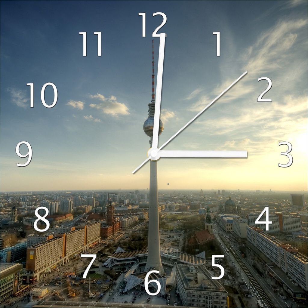 Wallario Design Wanduhr Fernsehturm Berlin mit Panoramablick über die Stadt aus Echtglas, Größe 30 x 30 cm