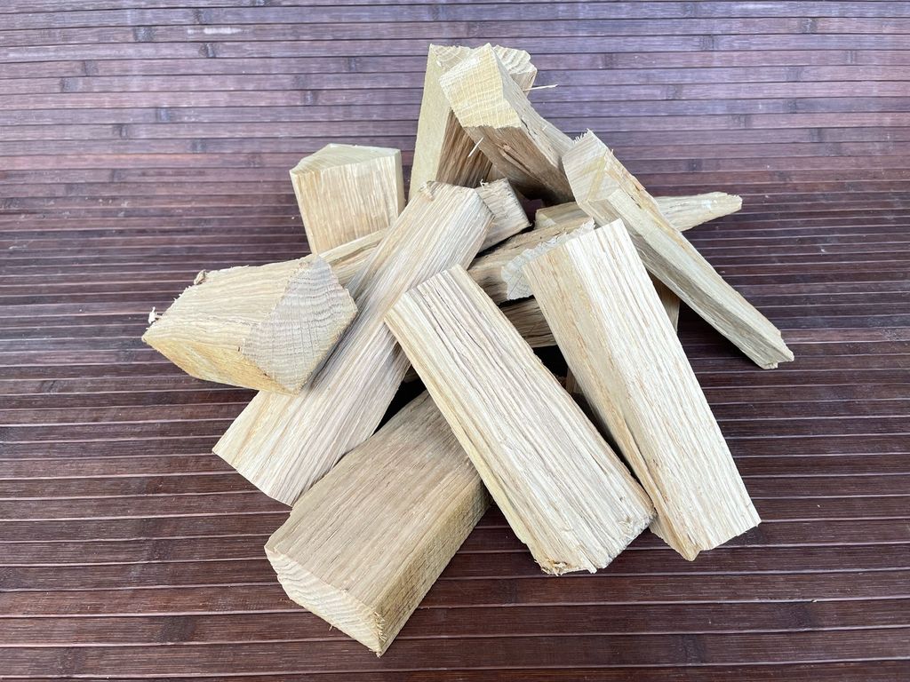 Räucherholz BBQ Smoker Holz Grillholz Räucher Holzkohle Feuerholz Chucks - Eiche 10 KG