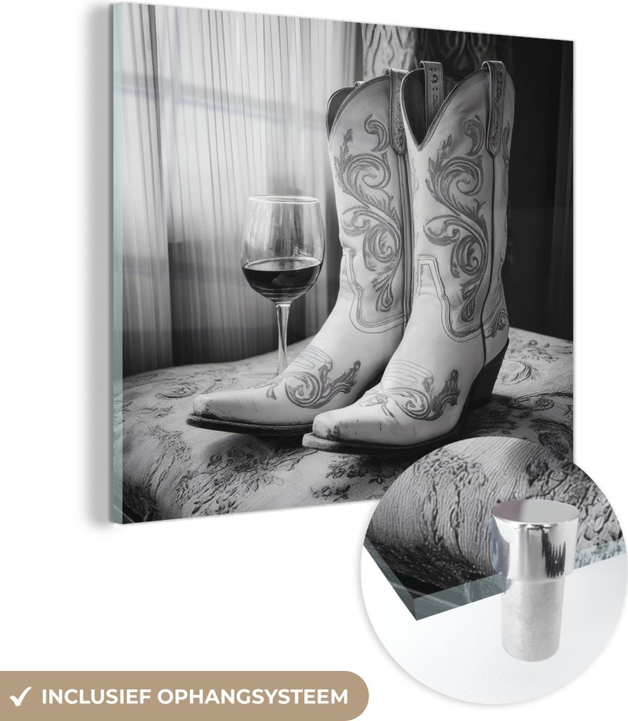 MuchoWow Glasbilder - Bilder auf Wandbild - Foto auf Glas Wein - Cowboystiefel - Fensterlicht - Weiß 40x40 cm Wanddekoration aus Glas - Acrylglasb...
