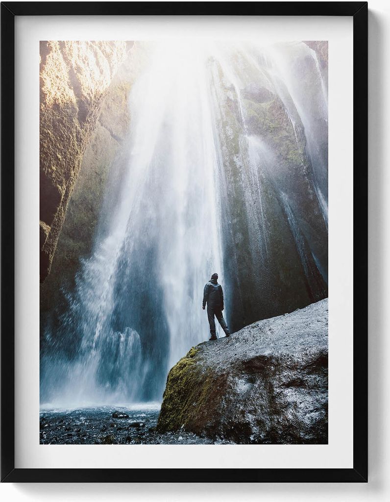 Blick auf den Gljufrabui-Wasserfall– Wandbild mit Rahmen – Gerahmtes Bild – Wanddekoration – 60x80 cm – Schwarz Rahmen