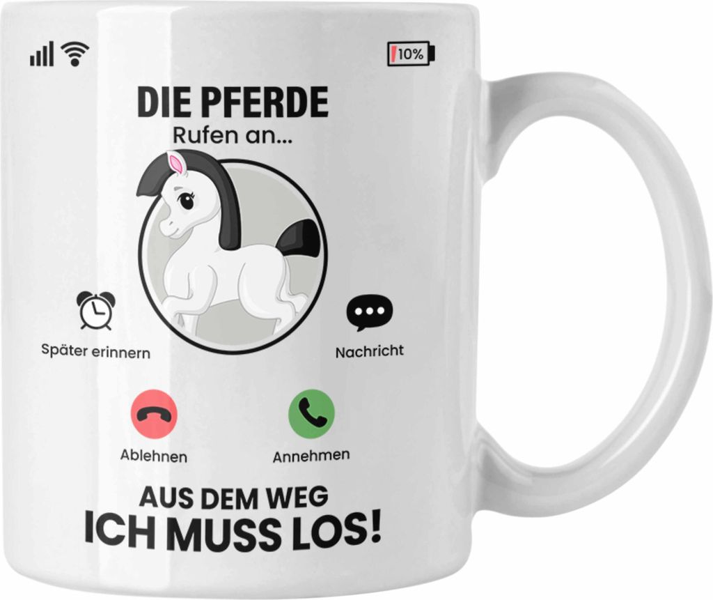 Trendation - Die Pferde Rufen An Tasse Geschenk für Pferde Züchter Besitzer Geschenkidee Lustig Spruch Reiten Reiterin (Weiß)