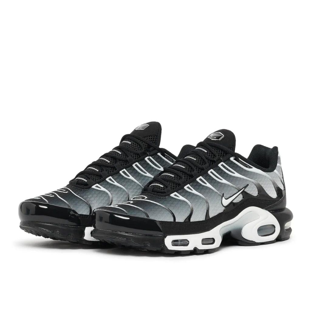 Nike TN Air Max Plus - Black Metallic Silver - Größe: 42 Produktbild 