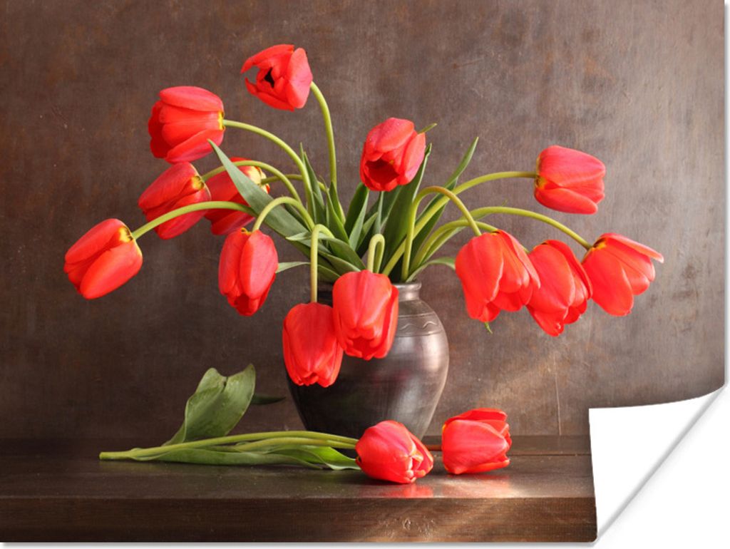 MuchoWow Poster Ein Blumenstrauß aus roten Tulpen vor einem dunklen Hintergrund 80x60 cm - Kunst für zu Hause