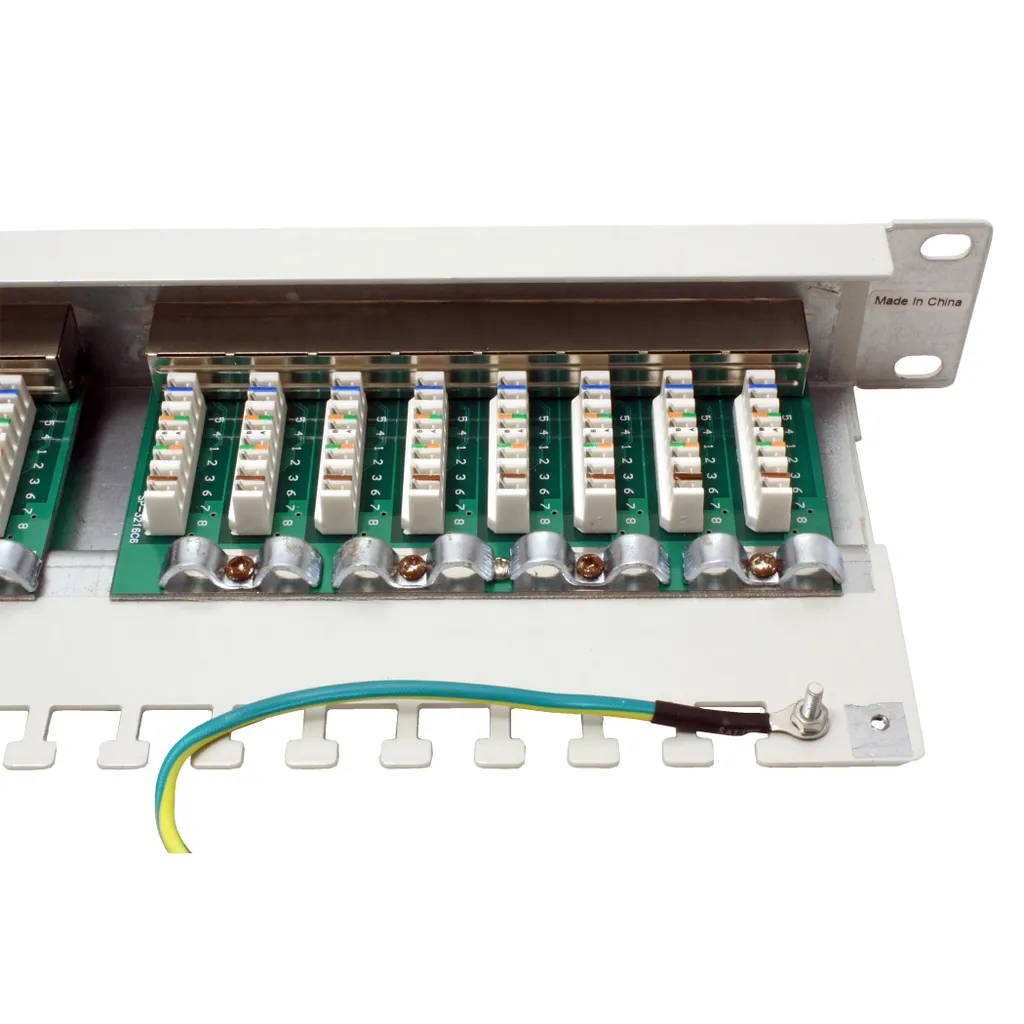 VALUE Kat. 5e 48,30cm (19")-Patchpanel, 24P, geschirmt, lichtgrau (26.99.0329)
