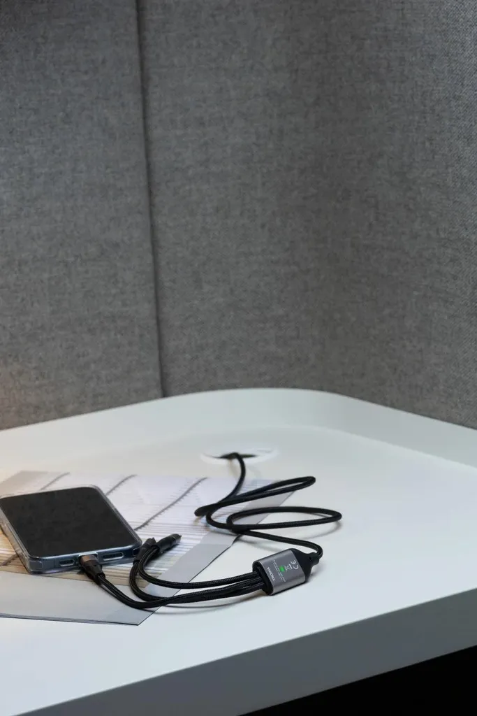 Câble de charge TROIKA DREIZACK PRO 1,2m USB-C vers Micro-USB et Lightning