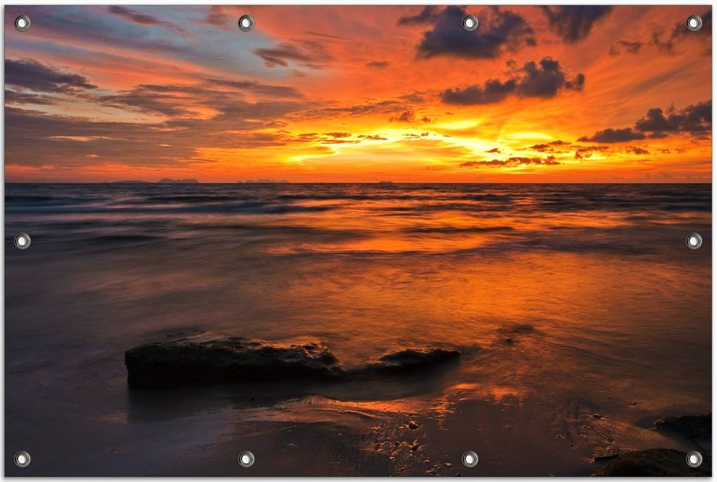 Wallario Outdoor-Poster für Garten oder Balkon, Motiv Glühender Abendhimmel über dem Meer, in ca. 80 x 120 cm